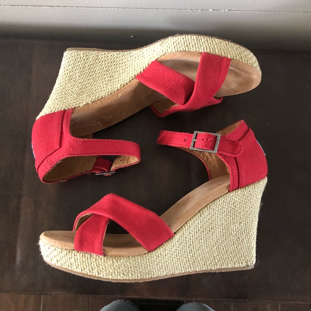 🚫SOLD🚫Toms wedge canvas heel sandal, size 8.5